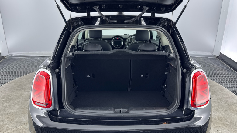 MINI Hatchback 1.5 Cooper Classic II 3dr Petrol Hatchback